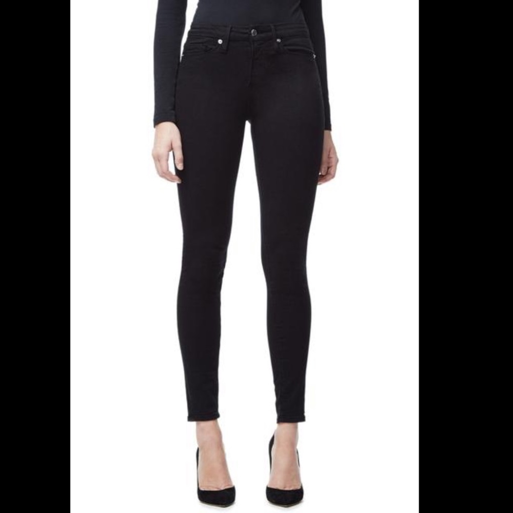 Almost Famous Ankle Zip Midrise Skinny Jeans🔝🔥